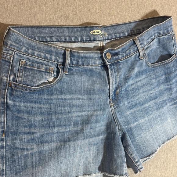 Old Navy Womens Size 14 Medium Wash Cutoff Denim Jean Shorts - Picture 2 of 7